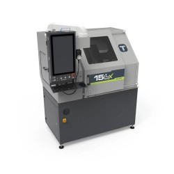 centre d'usinage CNC vue de trois quart