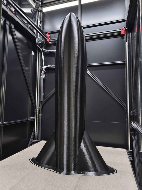 Impression 3D verticale d'une section de fuselage de drone avec la Modix Everest GEN5