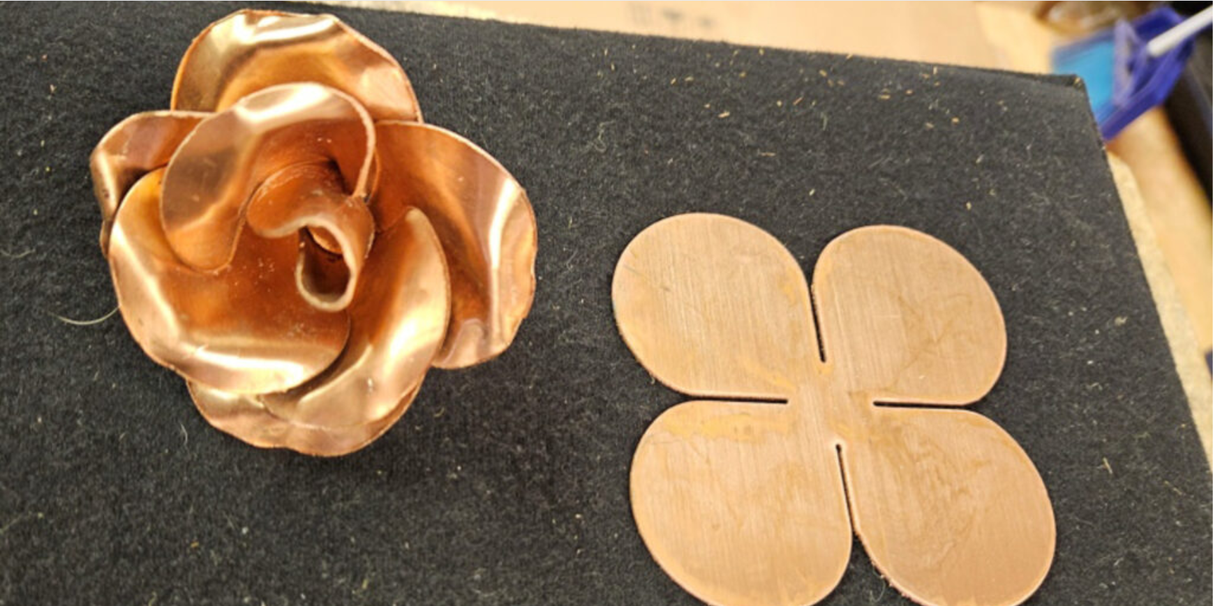 Pièce de cuivre et fleur découpés par Wazer Pro Pièce de cuivre et fleur découpés par Wazer Pro