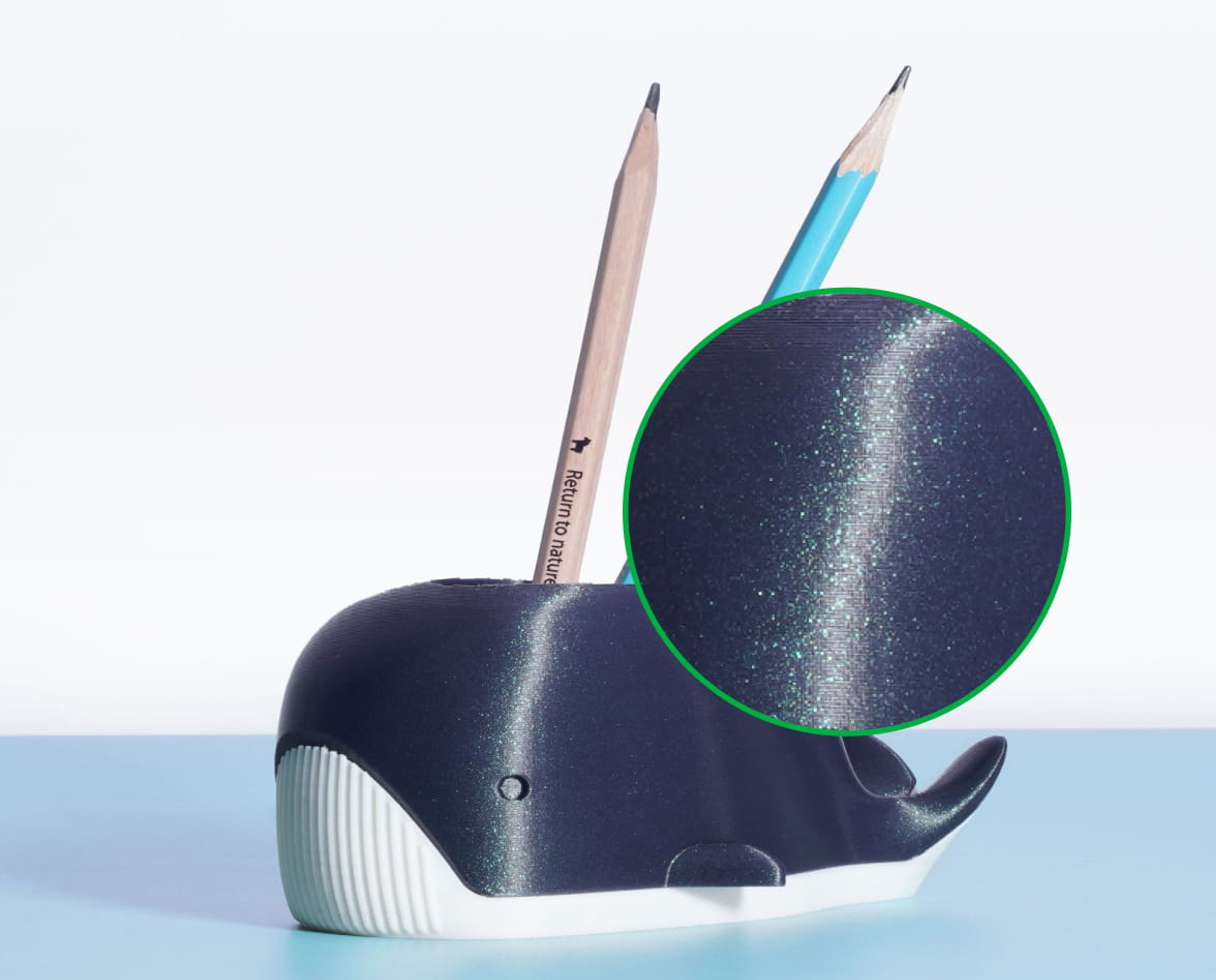 boite à crayon en forme de baleine fait avec les filaments PLA Galaxy Bambu Lab