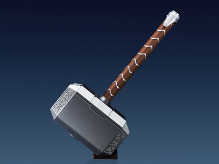 Marteau de Thor fait avec les filaments PLA Silk+ Bambu Lab