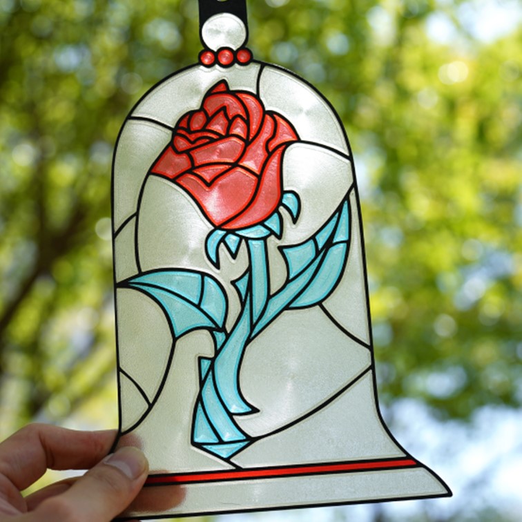 vitrail avec une rose dessus fait avec PLA Translucent Bambu Lab