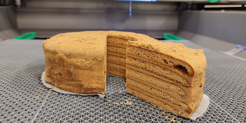 Exemple de découpe avec PTV Foodcut d'un gâteau composé de plusieurs génoises