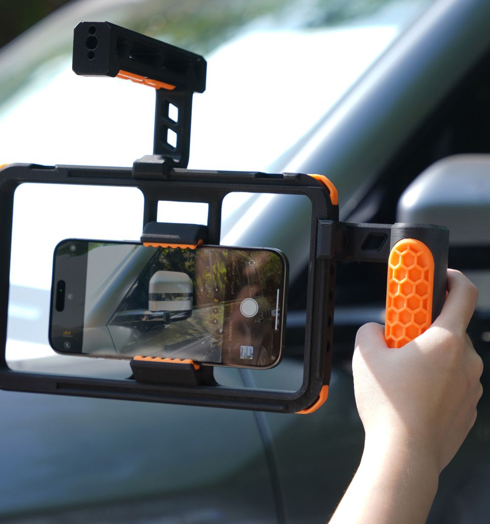 Support de téléphone avec plusieurs matériaux imrpimé avec la H2D Laser de Bambu Lab