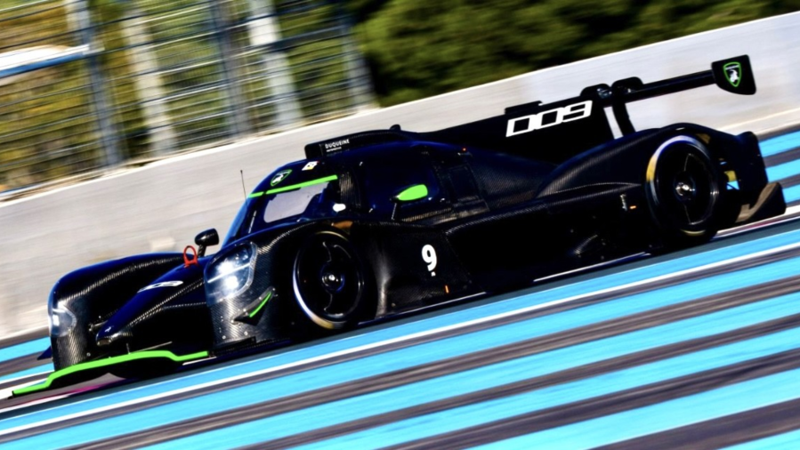 pièces pour constitué une voiture de course imprimées en fabrication additive avec le Heron AM de Caracol