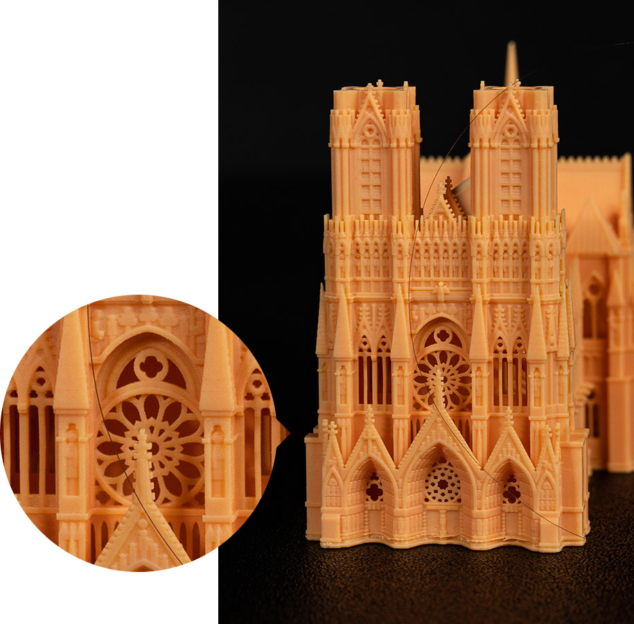 Comparaison de finesse avec une impression 3D surFlashforge Foto 8.9S et un cheveu