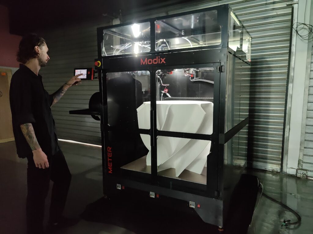 Imprimante 3D Modix BIG-Meter V5 avec pièce grand format