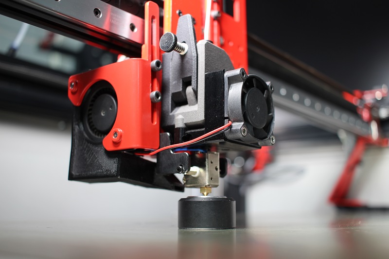 Tête d’impression Griffin de la Modix BIG-60 lors de la calibration du décalage Z