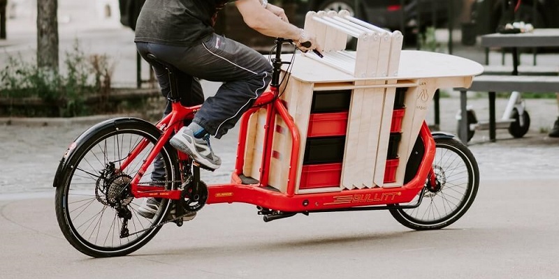 Mobilier de vélo de livraison fabriqué avec un routeur Mekanika