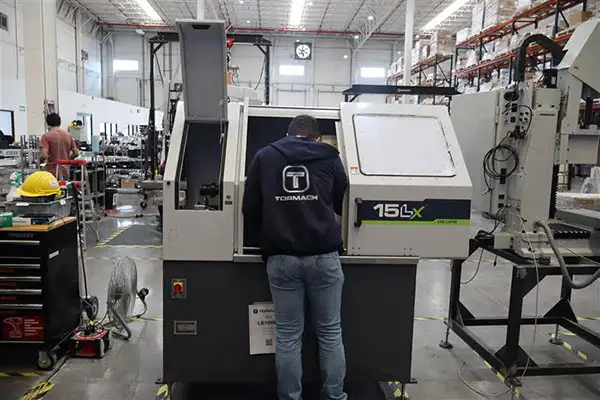 Tormach 15LX en cours d'utilisation